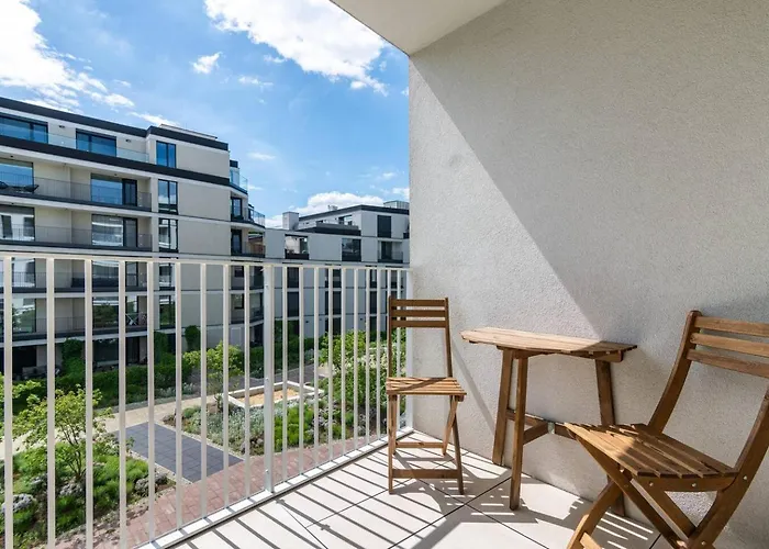 Apartman Karolina Executive - Standing Desk, Monitor & Garden View *